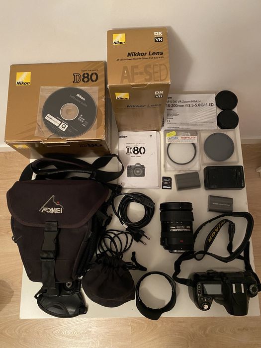 Obiektyw Nikkor AF-S DX VR 18-200 mm f/3.5-5.6G plus body i dodatki