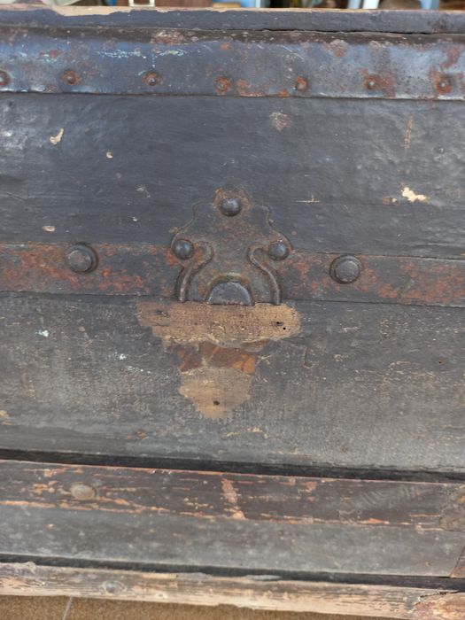 Arca / mala de porão antiquíssima