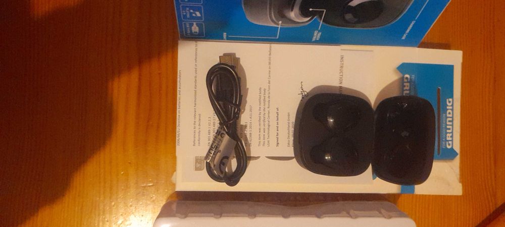 Fones  Grundig bluetooth