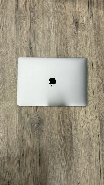 Apple MacBook Air M1 2020 Cienki, Lekki i Niezawodny Laptop 8GB 256GB Gwarancja