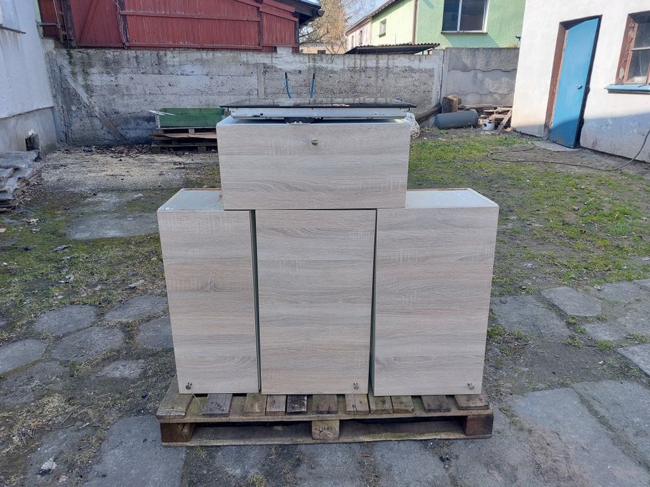 Sprzedam zestaw kuchenny składający się z 14 elementów plus