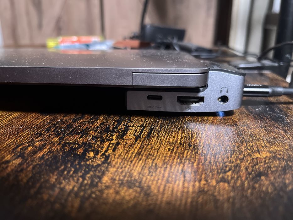 Macbook Pro 15 16GB 512GB + HUB [2019] ew. ZAMIANA