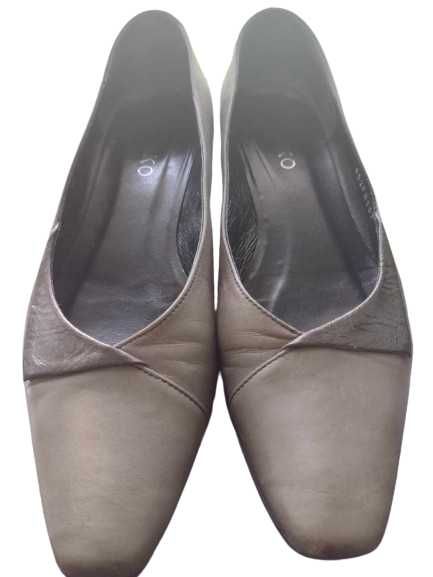 Czółenka skórzane, oliwkowe