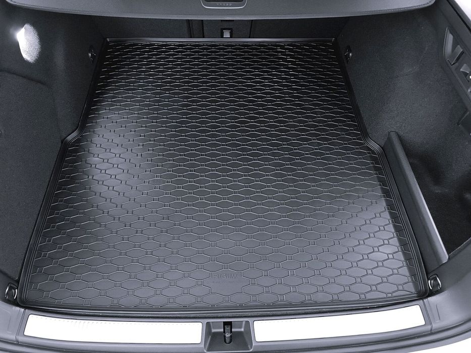 Гумовий Коврик Фольксваген в багажник   килимок  VW Чехія,  резиновий