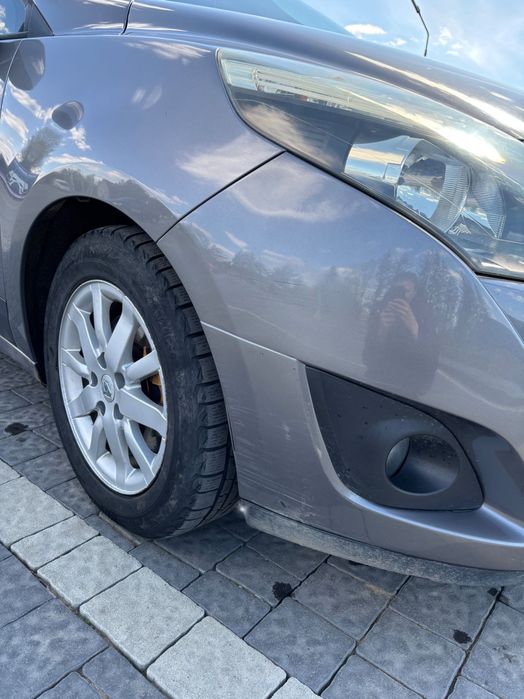 Авто Рено Гранд Сценік