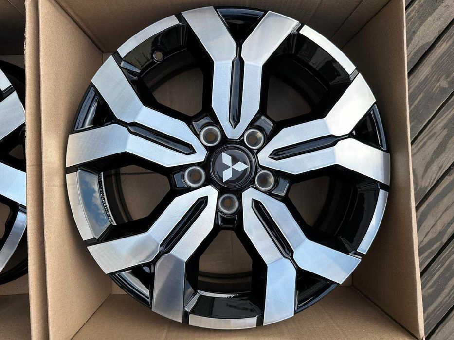 Felgi 17cali Mitsubishi Airtrek Diamante Eclipse Outlander Pajero 7081