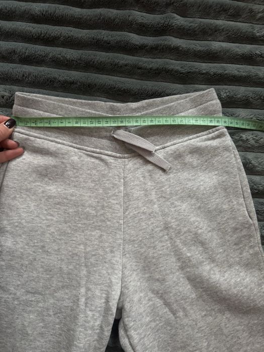 Продам тепленькі спортивні штани для хлопчика від H&M