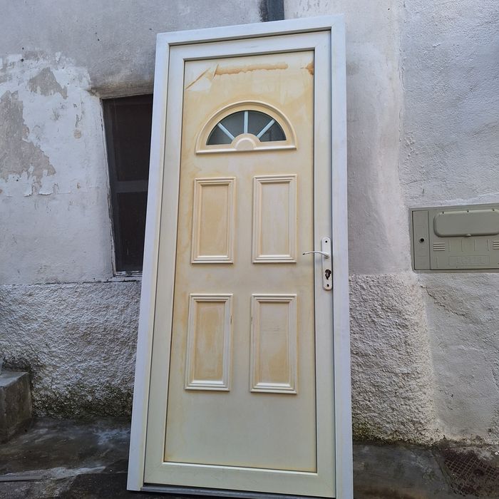 Porta entrada blanco