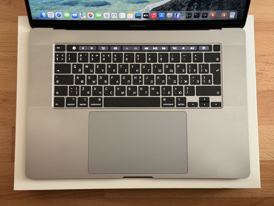 MacBook Pro 16 2019 i7 / 16 GB / 512 GB Space Gray