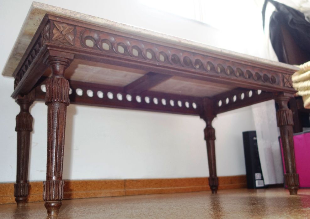 Mesa de centro antiga