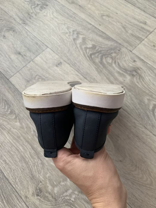 Скіряні туфлі Clarks