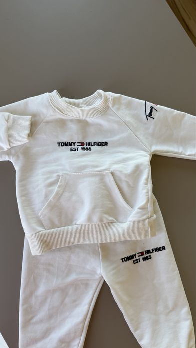 Костюм tommy hilfiger 3-6 місяців