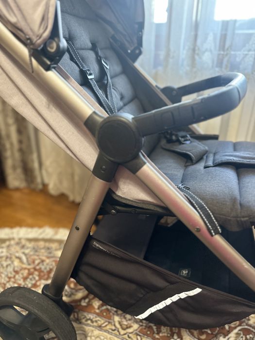 Прогулянкова каляска Carrello Bravo Plus