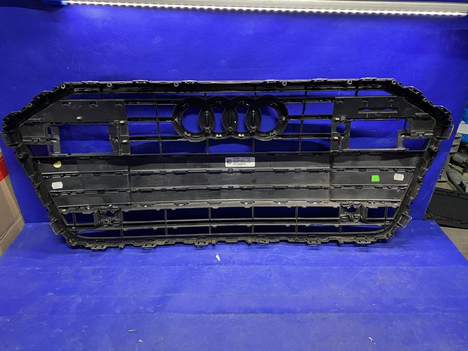 GRILL atrapa przedniego zderzaka AUDI A6 C8 przód oryginał emblemat