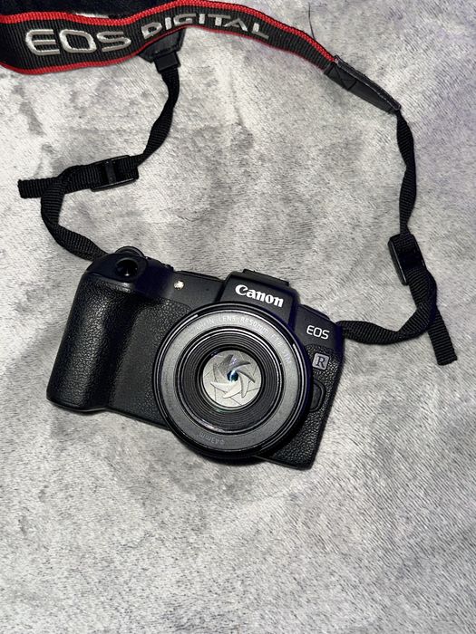 Камера Canon eos rp + обʼєктив 50mm