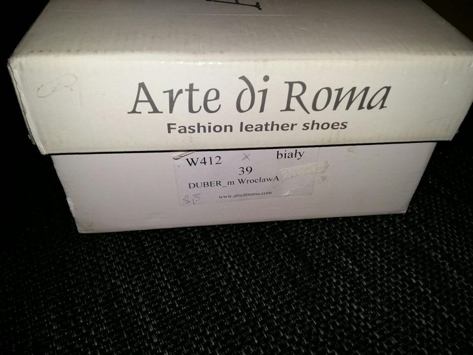 Buty ślubne ze skóry 39
