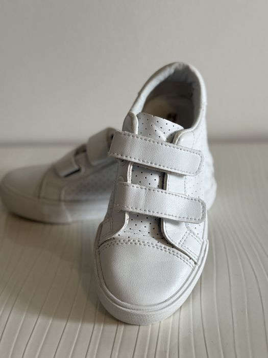 Білі дитячі кеди
