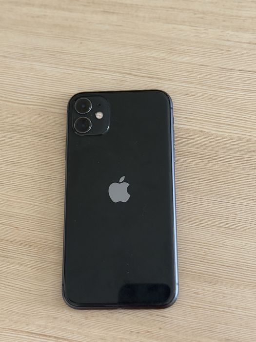 Sprzedam iPhone 11, 128 GB – dobry stan!