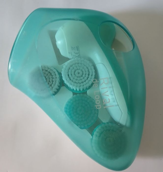 Масажер для обличча.  Зняття макіяжу, чистка пор, нанесення  скрабів.