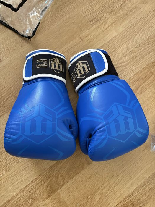 Zestaw dziecięcy do kickboxingu.
