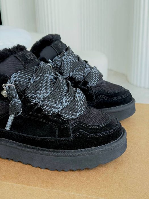 Ugg Lowmel Black жіночі уггі ловмел чорні на овчині теплі зимові черевики ugg