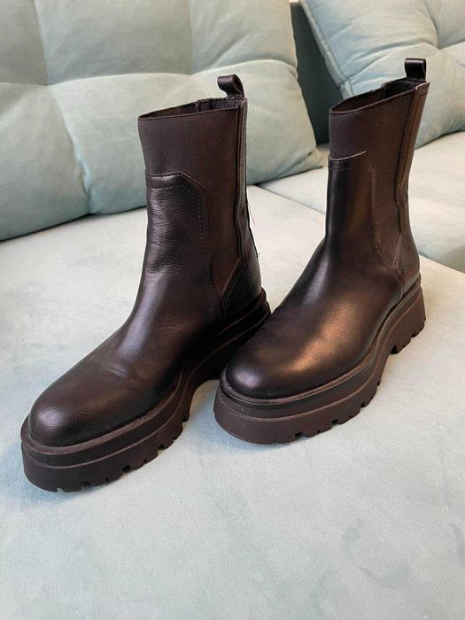 Осіннє взуття Stradivarius 37