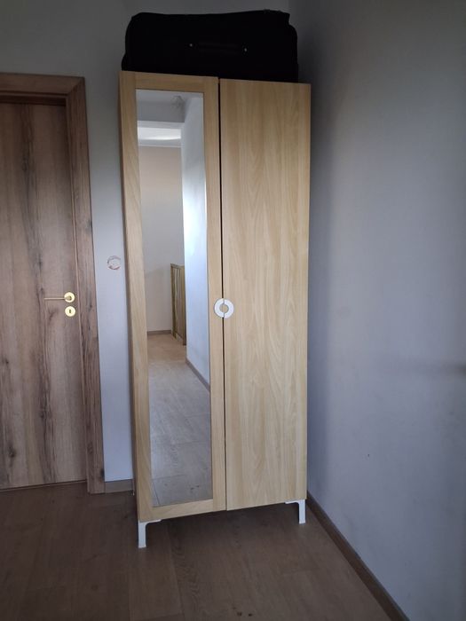 Szafa z lustrem wisząca z półką