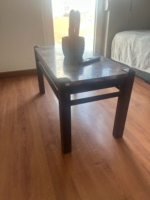 Mesa com pedra marmore