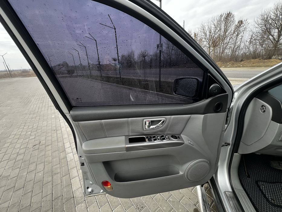 Автомобіль Kia Sorento 2.5 2006 рік. Повністю все обслужене. Не гнила