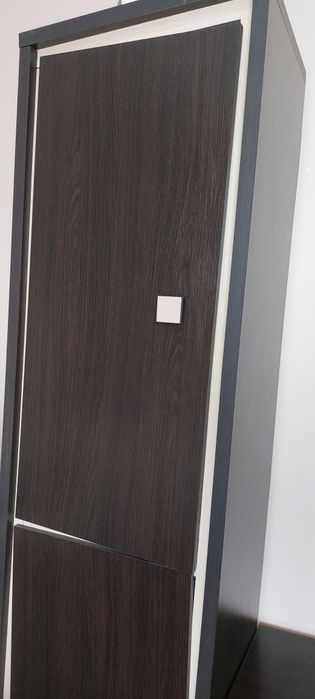 Продам містку шафу-купе з дзеркалом