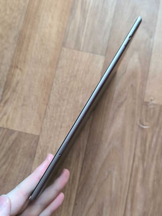 iPad Air 2 9.7" 64 ГБ LTE планшет Apple