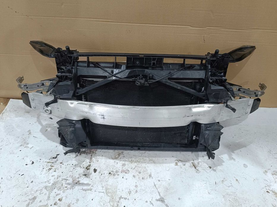 AUDI TT 8S Передня панель телевізор