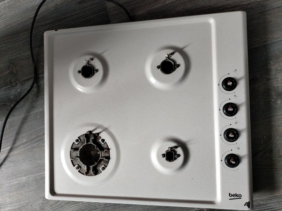 Продам варочную поверхность deko