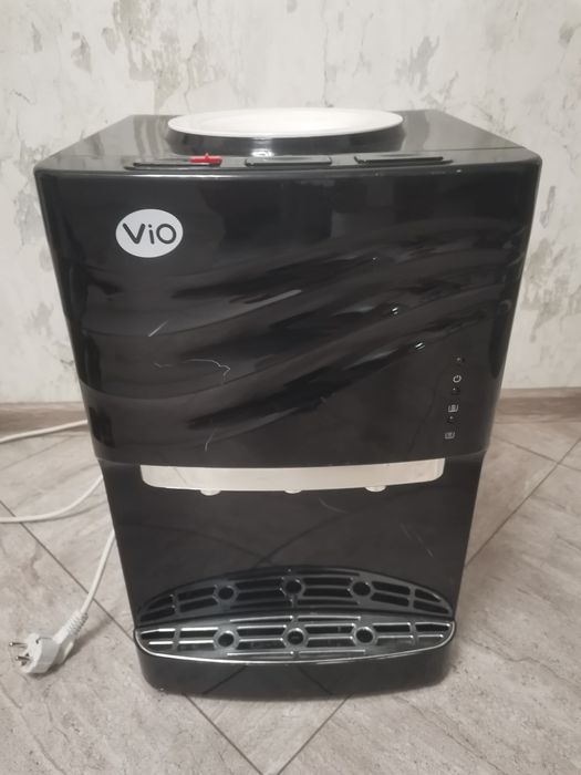 Кулер для воды настольный (комнатная + гарячая)