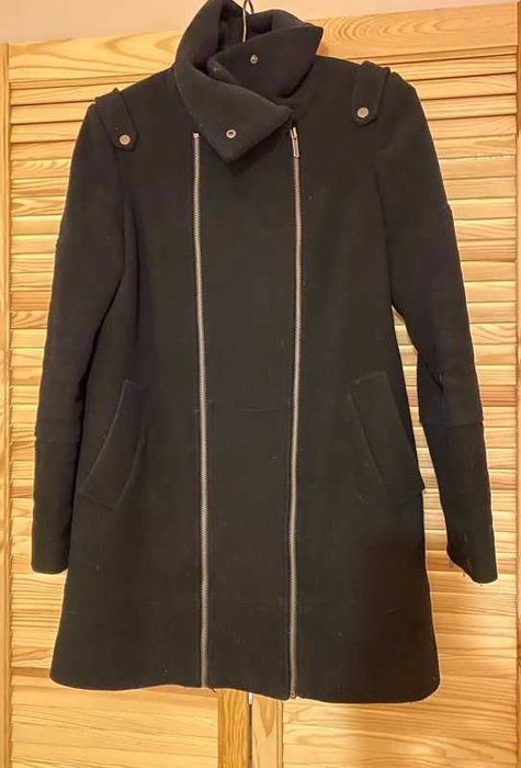 Ocieplany płaszcz Bershka