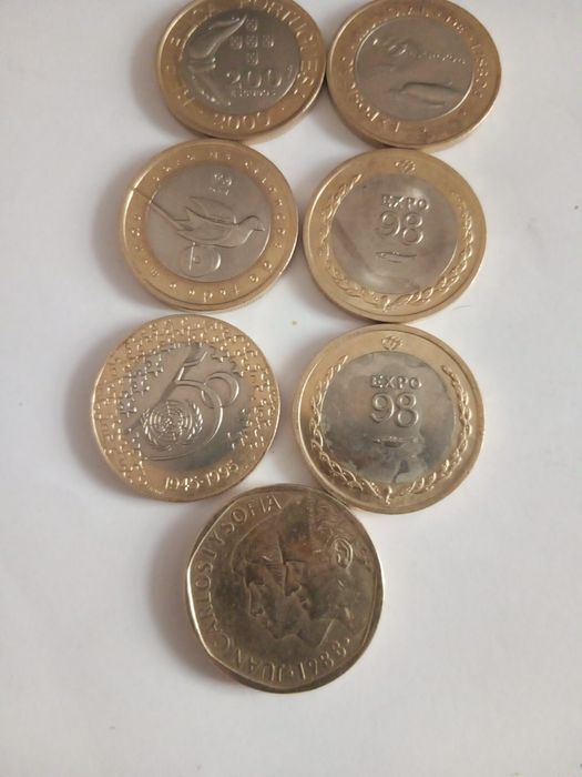 Vendo estas notas e moedas