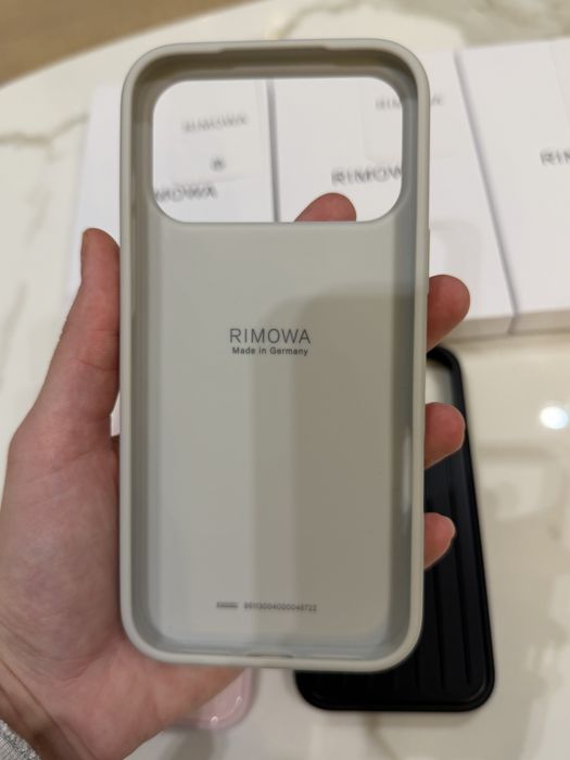 Чехол кейс бампер Rimowa Case 17 Pro Max aluminium, black, green, pink