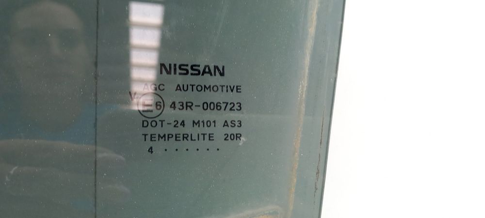 Vidro porta trás esquerdo NISSAN Juke (F15)