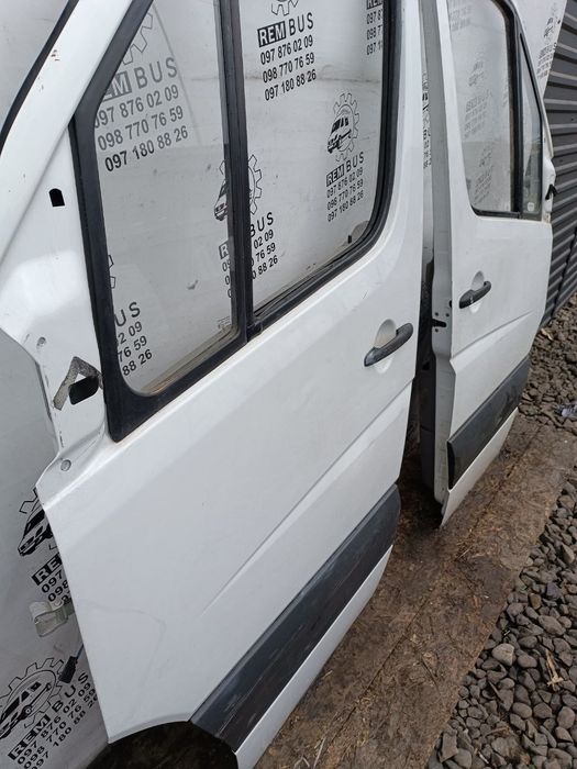 Дверка передня права, ліва Mercedes Sprinter w906 313 316 318 319 біла