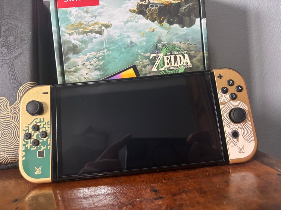 NINTENDO SWITCH OLED Zelda Limited Edition NOVO+ Oficial Case