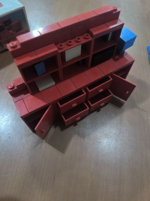 Lego C 294 Vintage 1974

Faltam algumas ( duas ou três ) peças do set