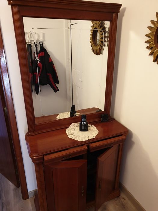 Armário Hall de Entrada ( Excelente)-0,86cm x 0,34cm x0,90cm