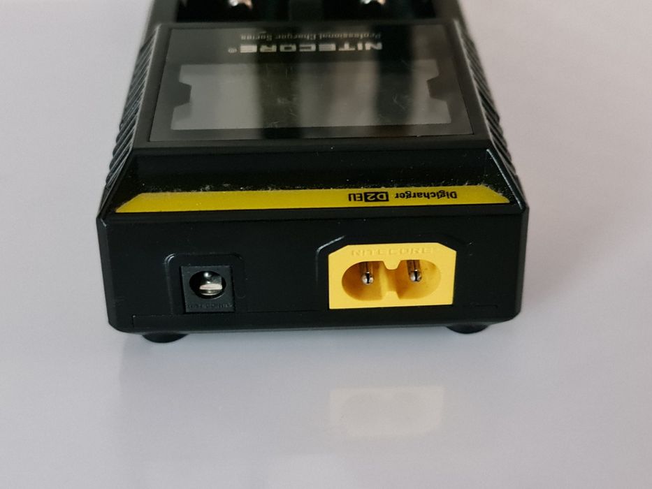 Ładowarka Nitecore D2