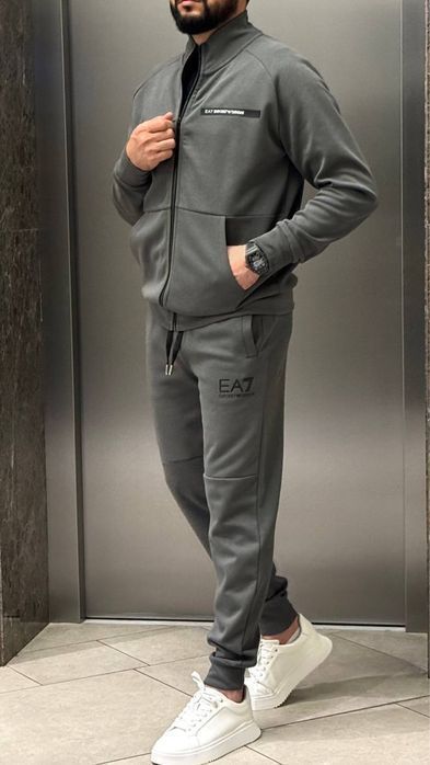 Armani emporio костюм спортивный с золотом оригинал черный штаны кофта