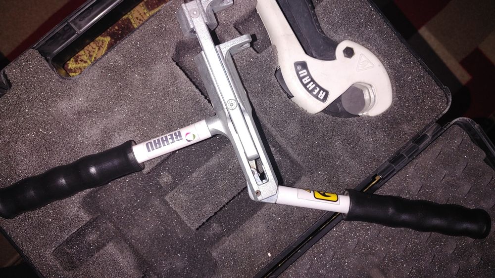 Ручной пресс для труб