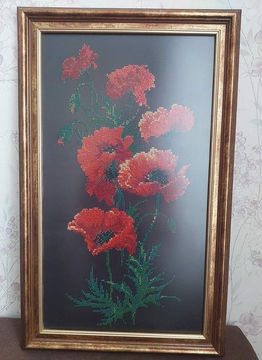 Маки вишита чешським бісером