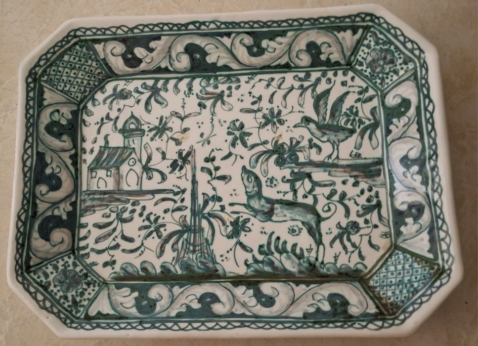 Travessa de faiança de Coimbra pintado à mão cor verde sec. XVII