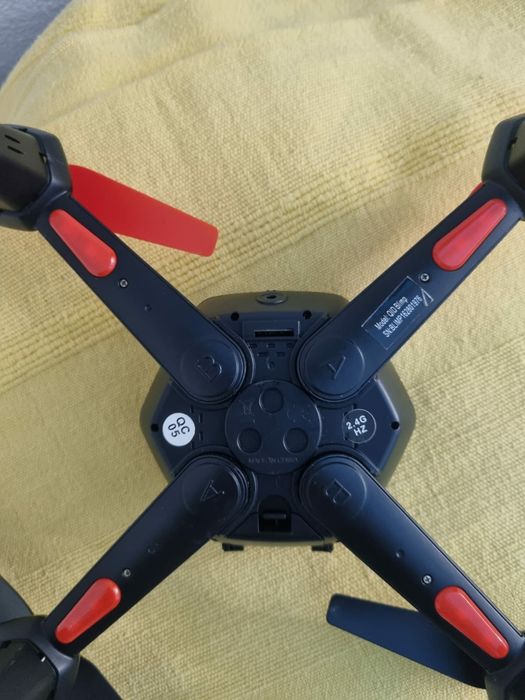 The small drone is missing its remote controller64751700828930121