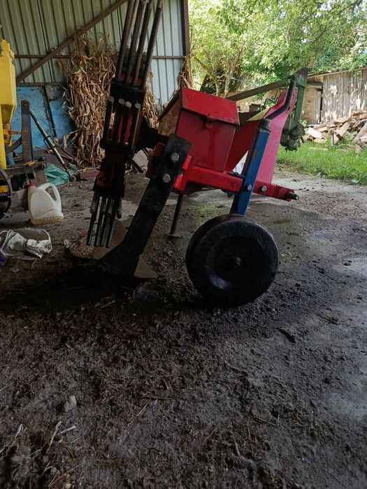 Продам картопле копалку