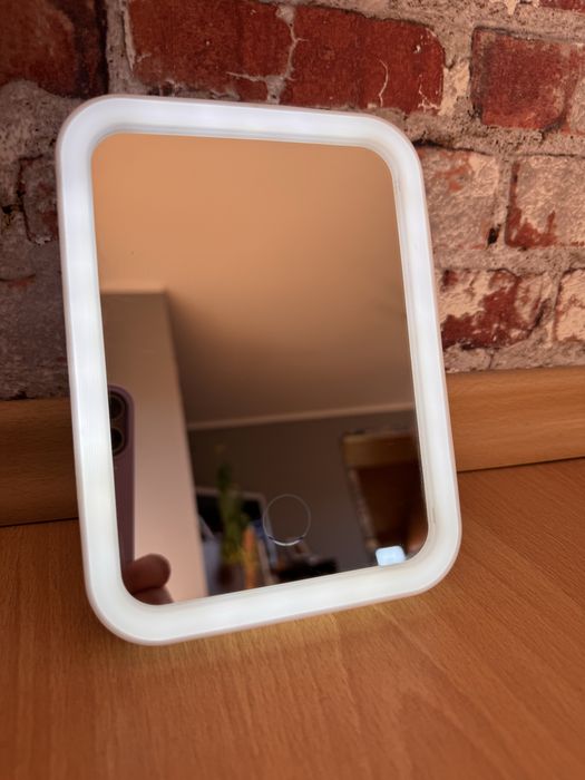 Lusterko podświetlna LED na akumulator